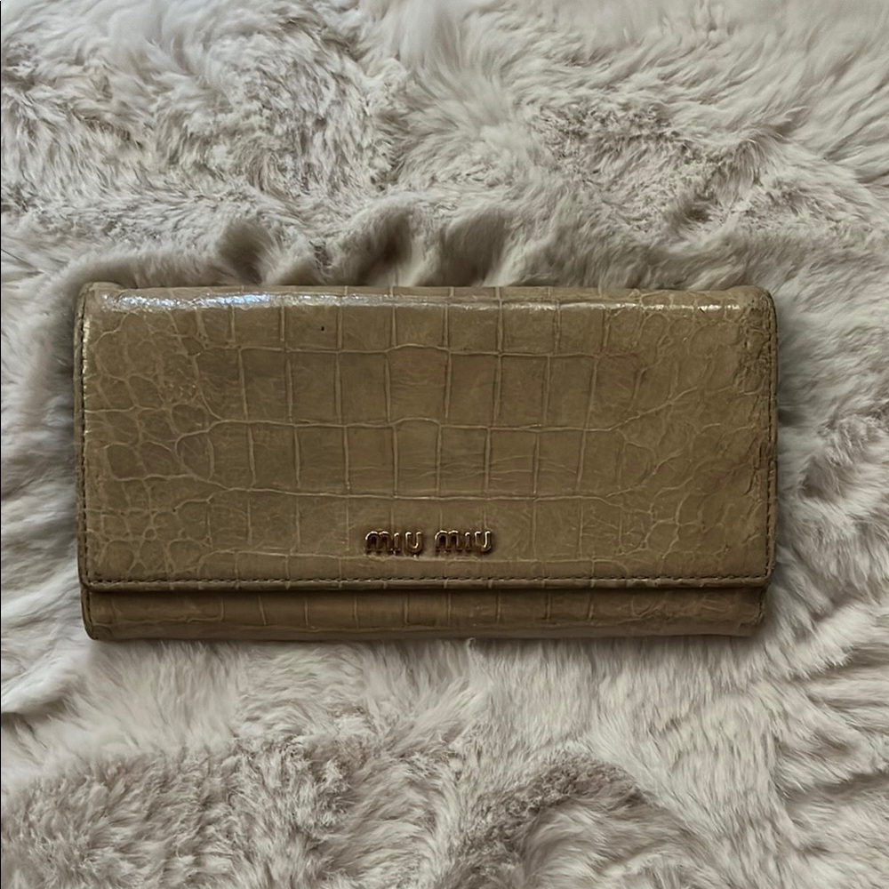 Miu Miu Beige Croc-Embossed Wallet